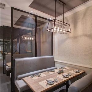 长春饭店玻璃隔断装饰